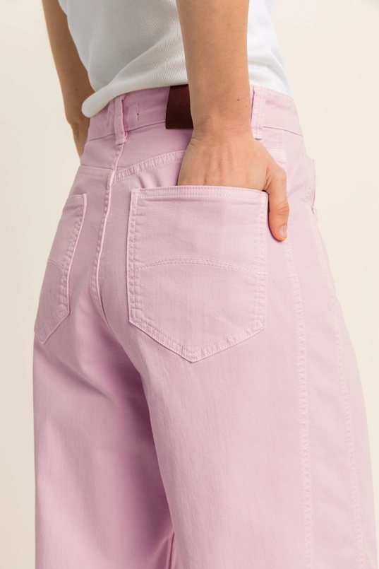 Barrel jeans