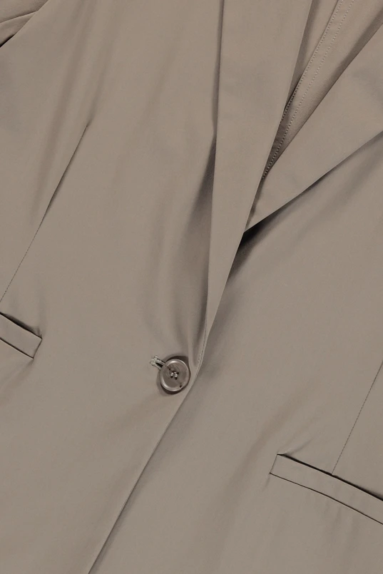 Basic travel blazer