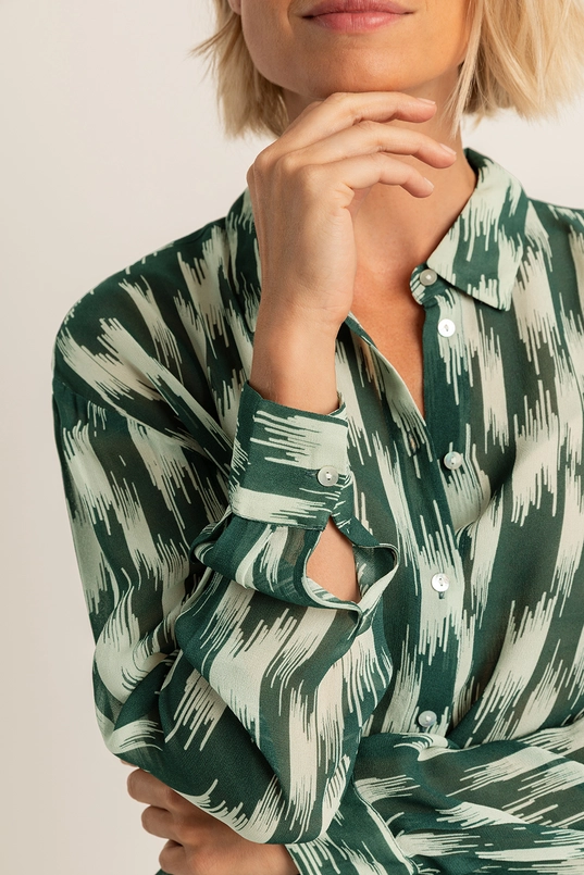 Blouse met ikatprint