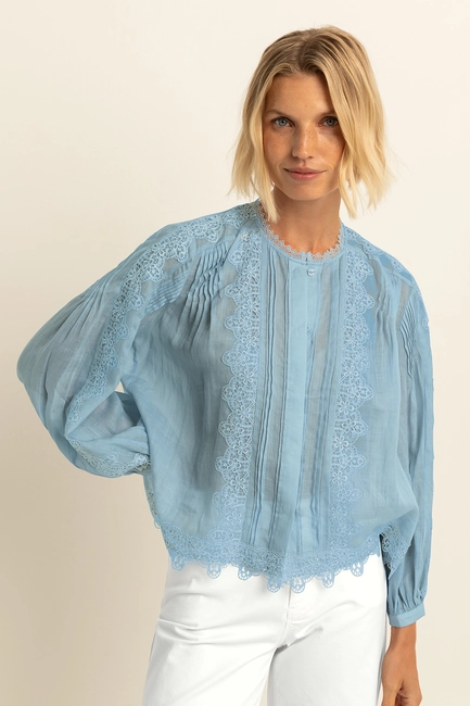 Blouse met kanten details