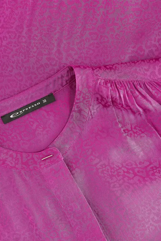 Blouse met subtiele glans