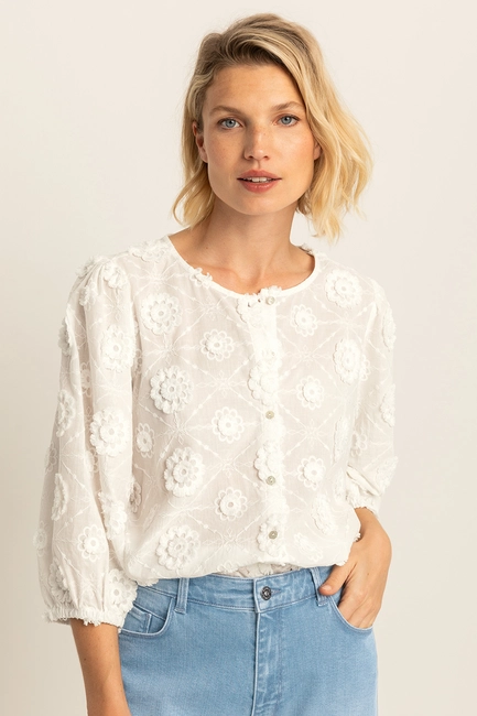 Broderie blouse