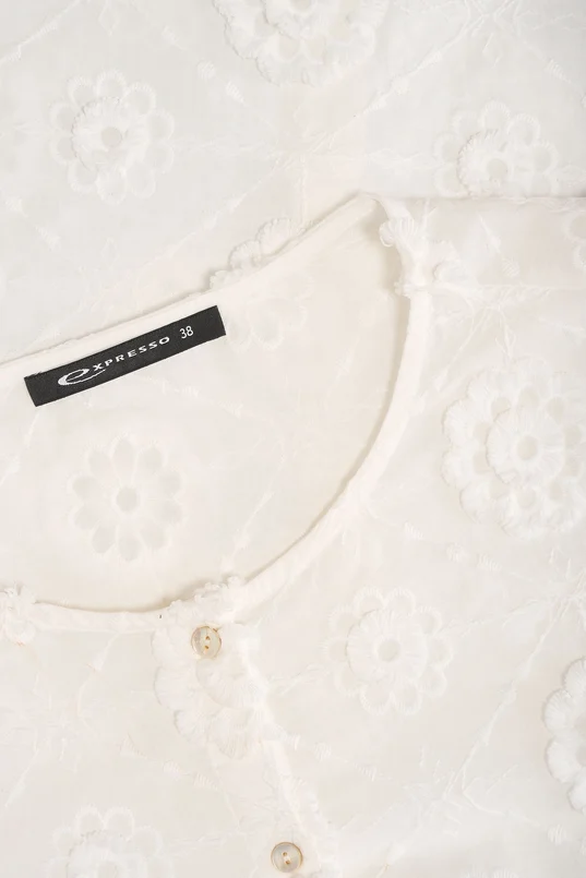 Broderie blouse