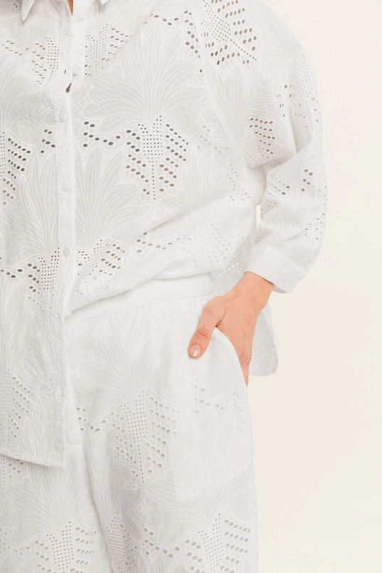 Broderie blouse