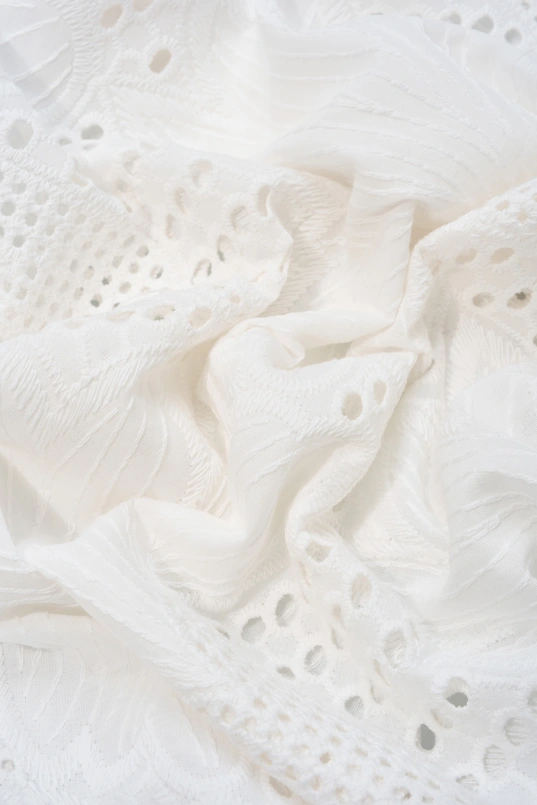Broderie blouse