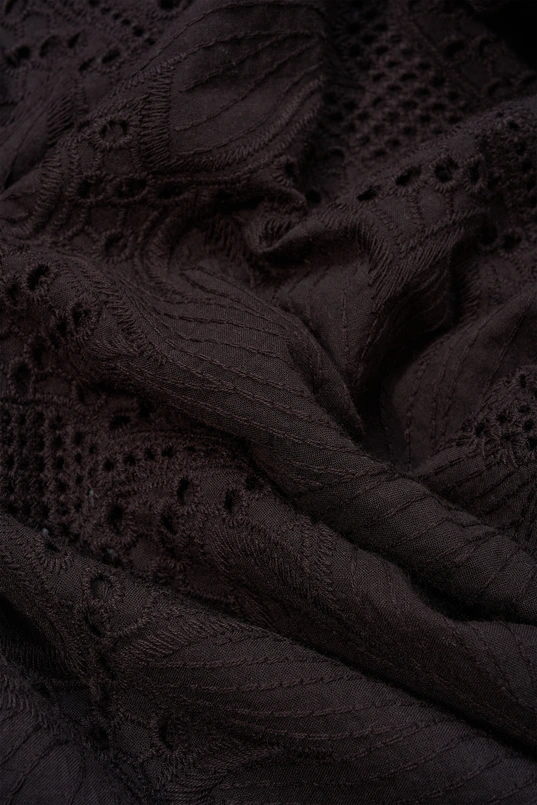 Broderie blouse