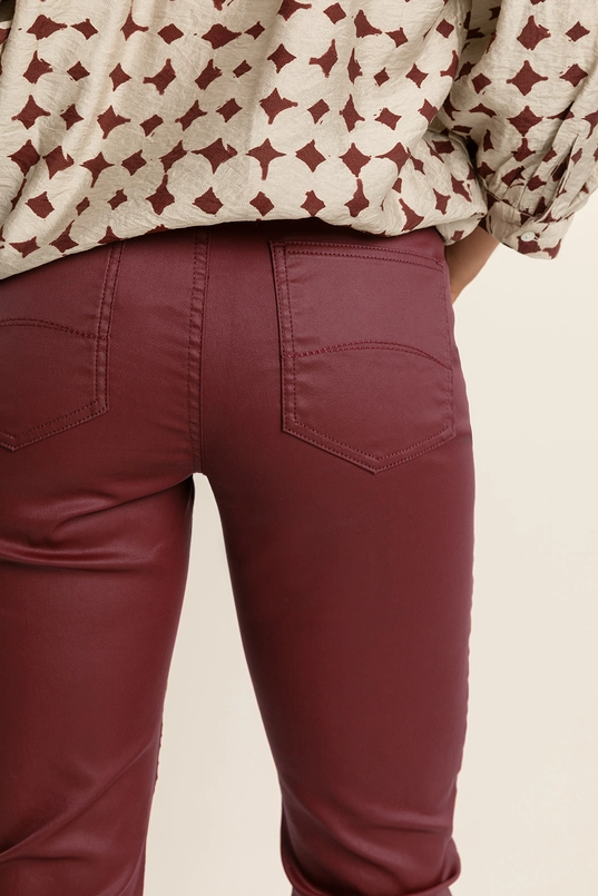 Coated skinny jeans