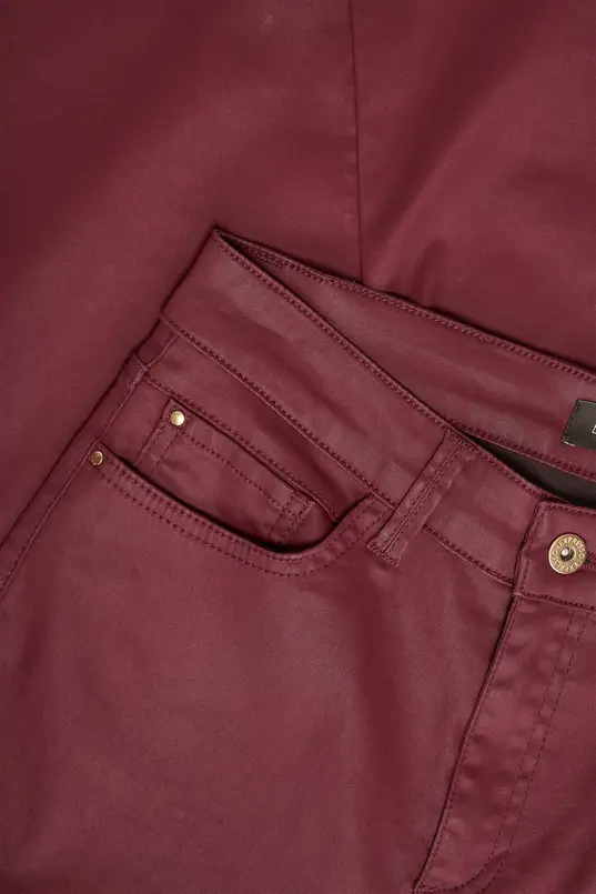 Coated skinny jeans