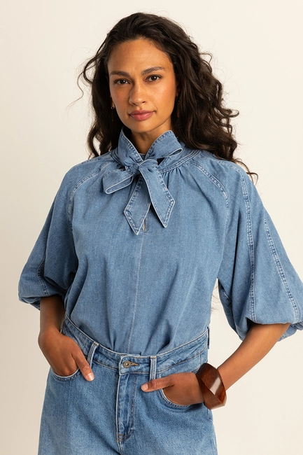 Denim blouse met strikdetail