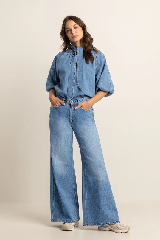 Denim blouse met strikdetail