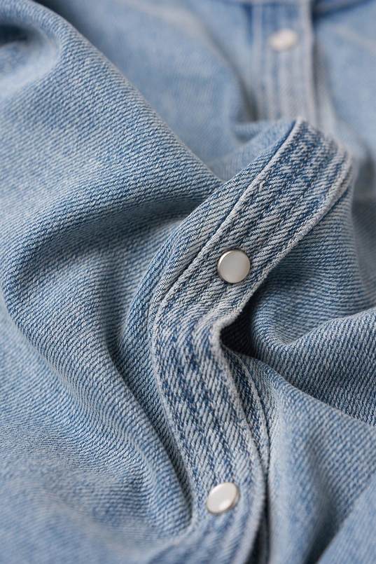Denim doorknoopjurk