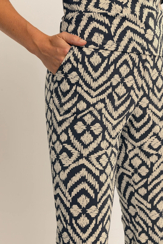 Flared travel broek