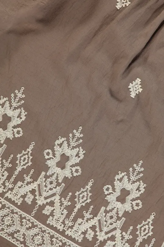 Geborduurde blouse