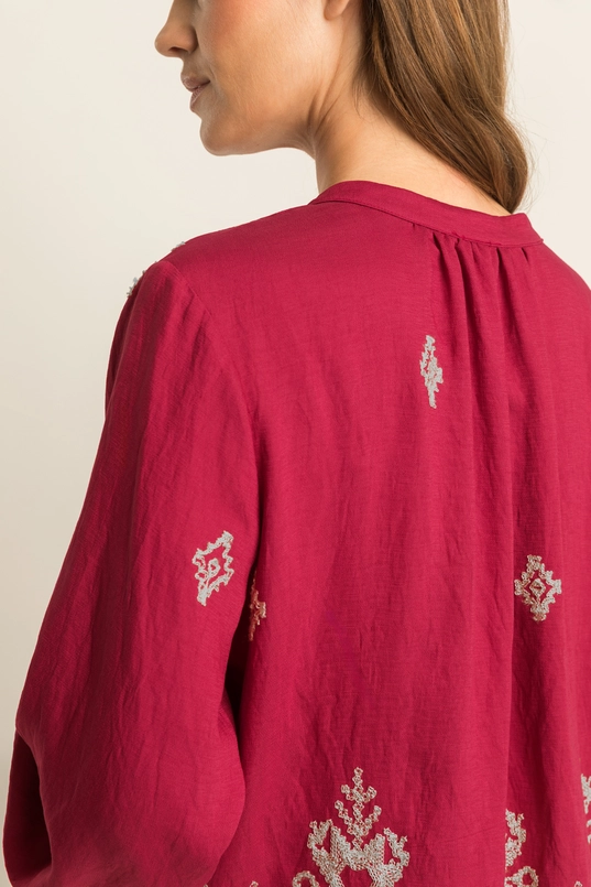 Geborduurde blouse