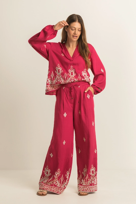 Geborduurde blouse