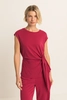 Gedrapeerde top met strikdetail