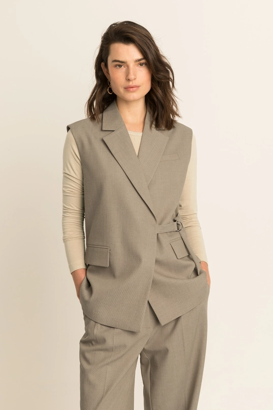 Lang gilet met ceintuur