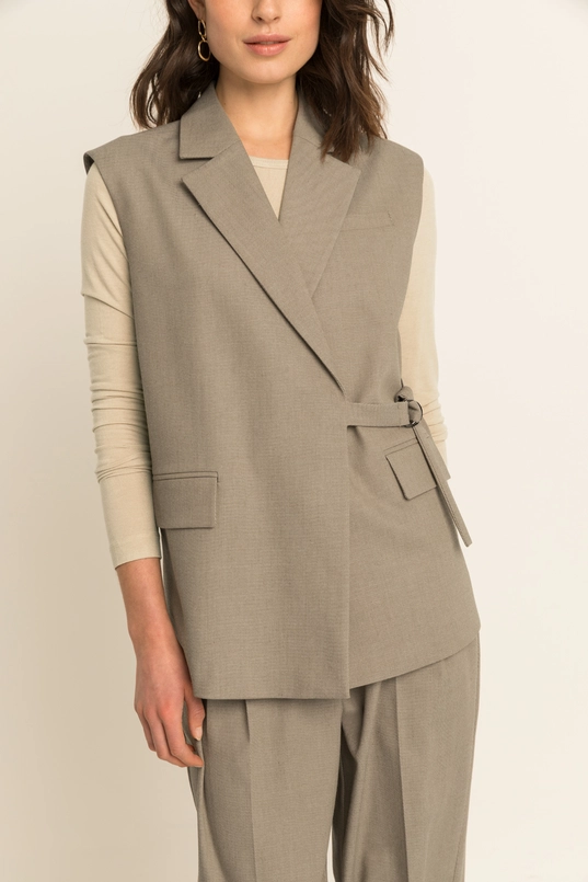 Lang gilet met ceintuur