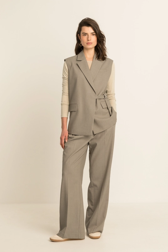 Lang gilet met ceintuur