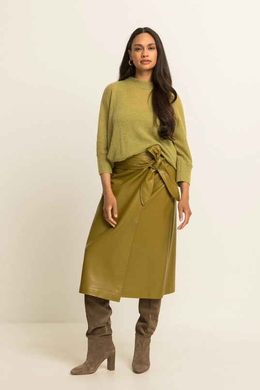 Leerlook rok met overslag