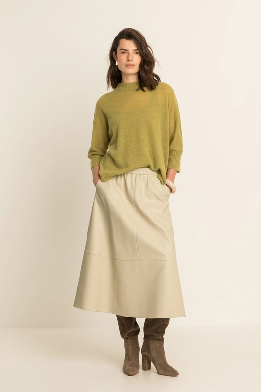 Leerlook uitlopende rok