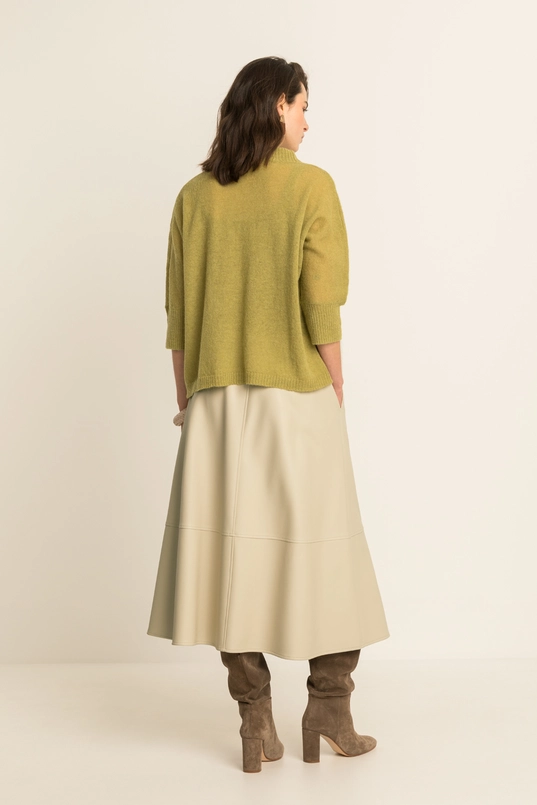 Leerlook uitlopende rok