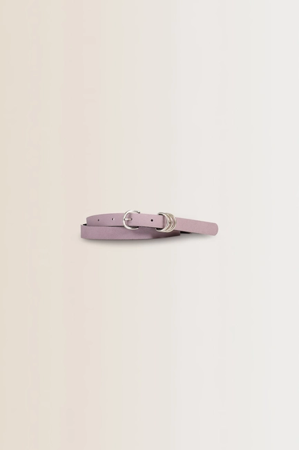Leren riem met metalen ringen