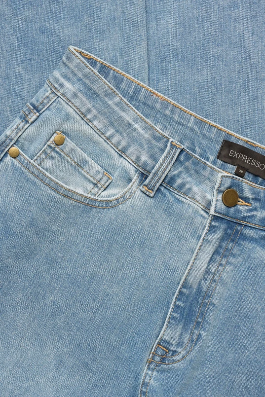 Loose-fit jeans