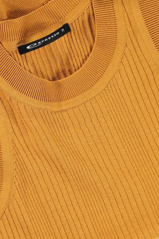 Mouwloze top ribgebreid
