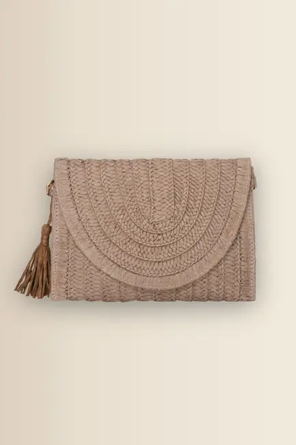 Raffia clutch