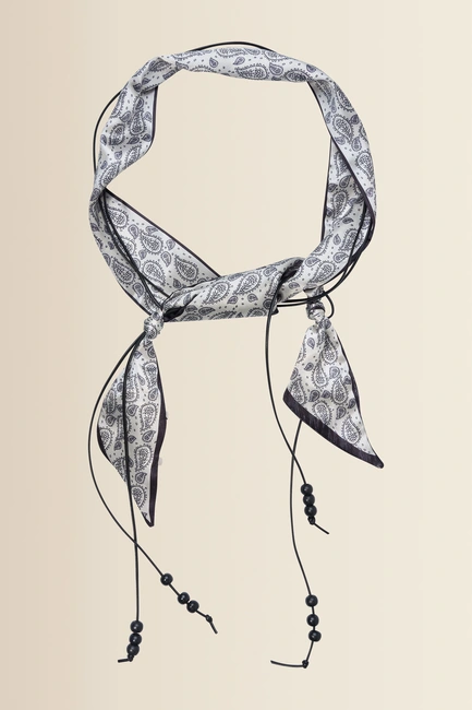 Shawl met kralen