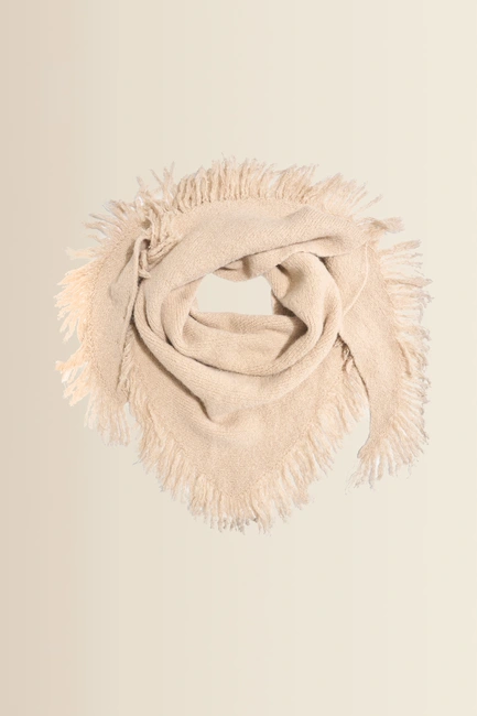 Shawl woven triangle with fringes
