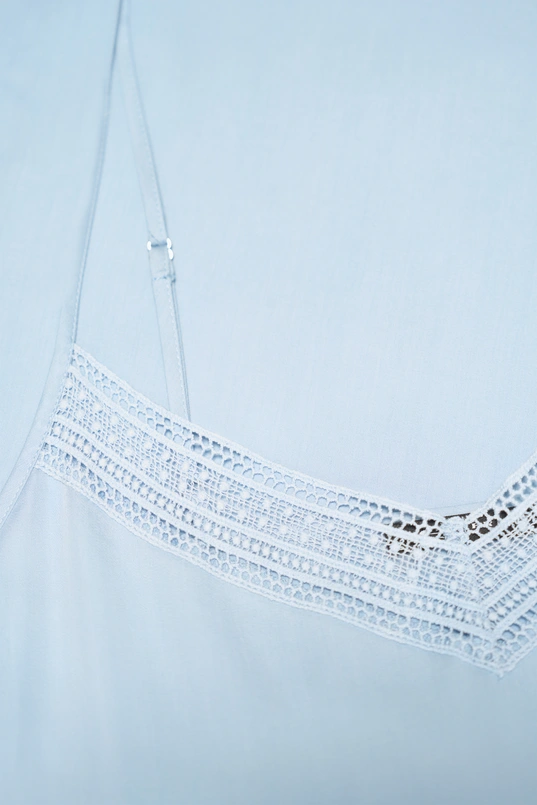Singlet met kantdetail