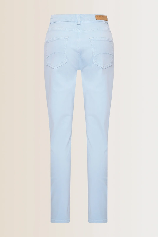 Slim-fit jeans