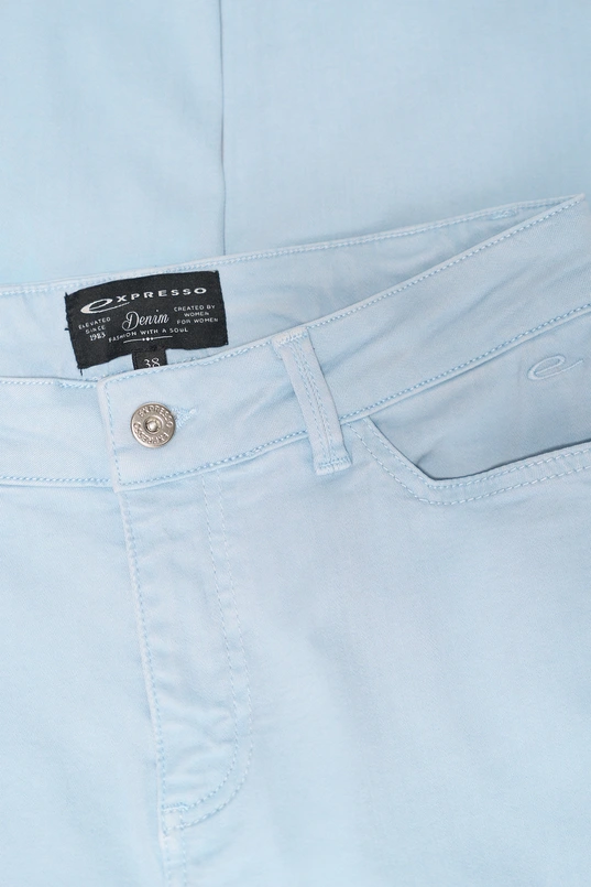 Slim-fit jeans