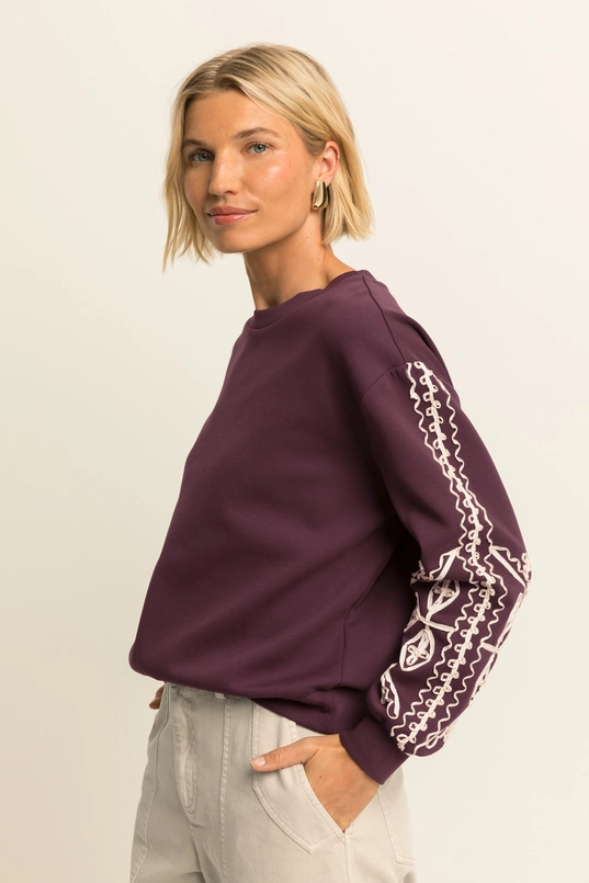 Sweater jersey tape embroiderie
