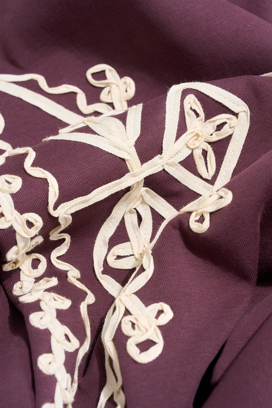 Sweater jersey tape embroiderie