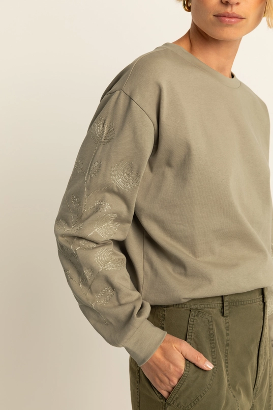 Sweater met geborduurde details