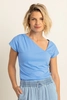 Top met asymmetrische halslijn