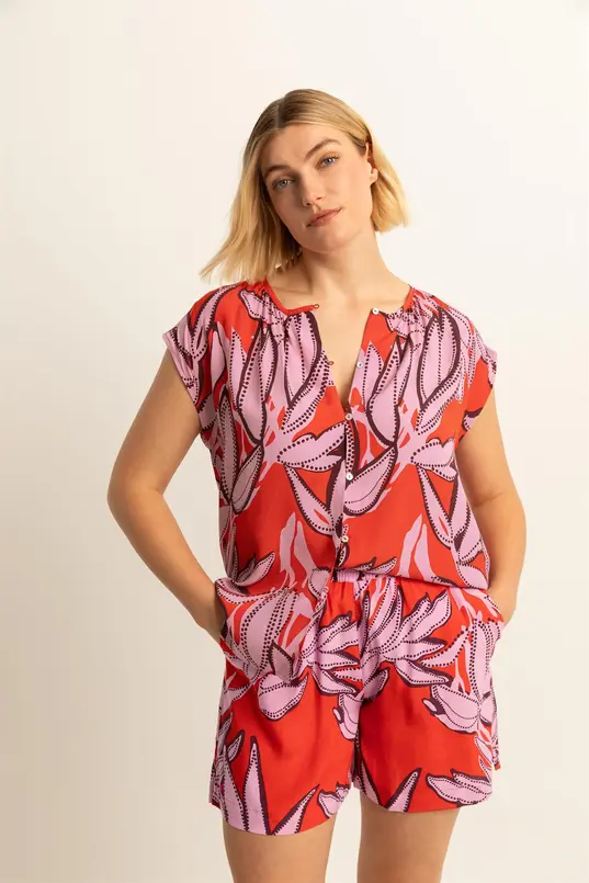 Top met bloemprint