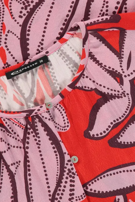 Top met bloemprint