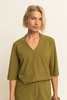 Travel top met v-hals