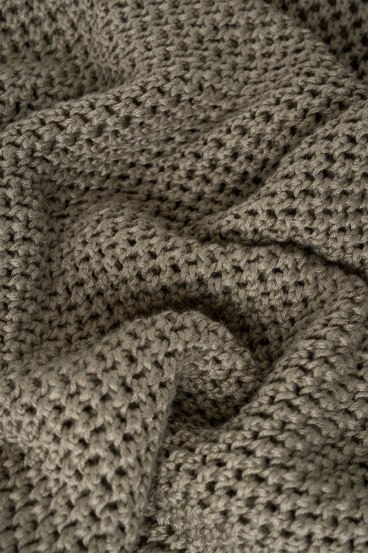 Trui met kantdetail