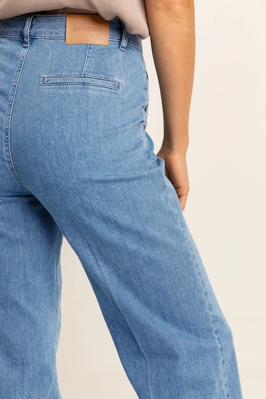 Wide leg jeans
